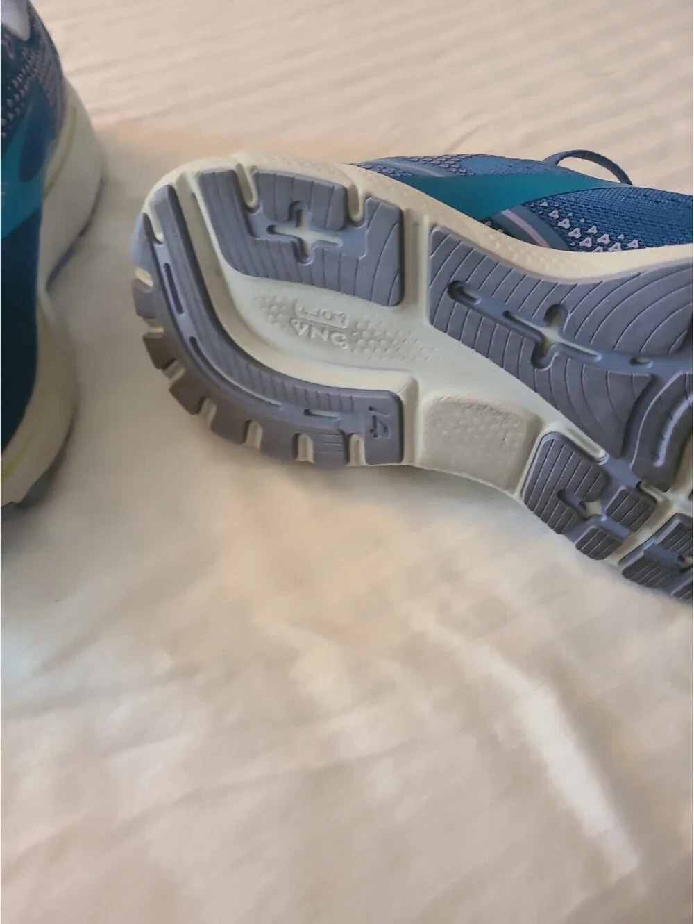 Women’s Brooks Running Shoes Sz 9.5 Ghost 14 Blue Ocean, Sneakers